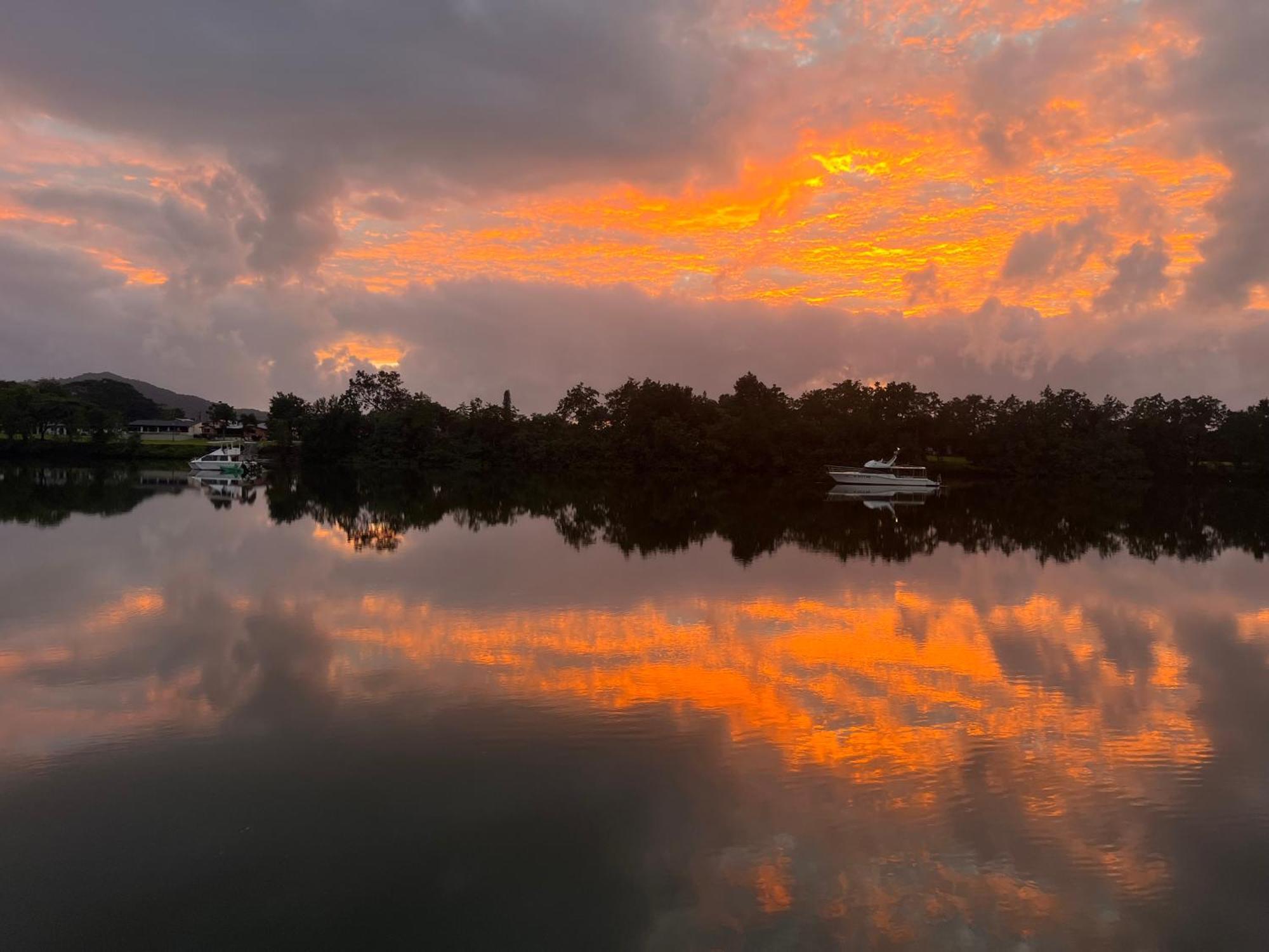 Innisfail Riverfront Motel Εξωτερικό φωτογραφία