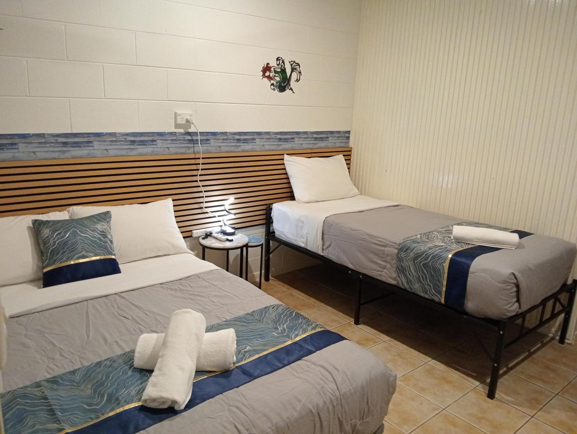 Innisfail Riverfront Motel Δωμάτιο φωτογραφία